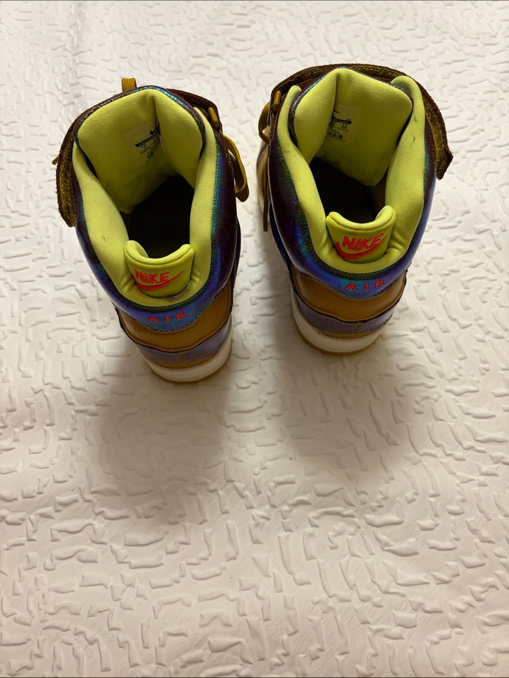 Nike Sky High Wedge Air Revolution Women Size 7 World Cup Gold Trophy Iridescent - Picture 4 of 6